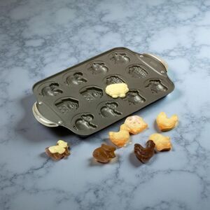 NORPRO Farm Cookie Pan Barn, Cow, Sheep, Chicken, Rooster, Pig